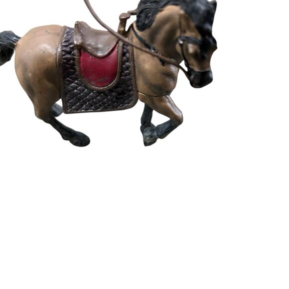 Lord of The Rings Action Figures Lot Of 15 Weapons  LOTR Marvel 2002 Horses - Picture 15 of 16